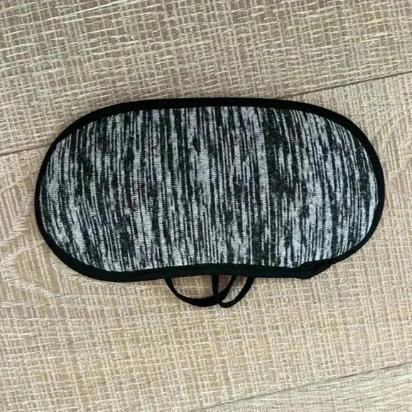 Adorable travel blanket, matching eye mask and black drawstring bag- brand new! - Picture 2 of 4